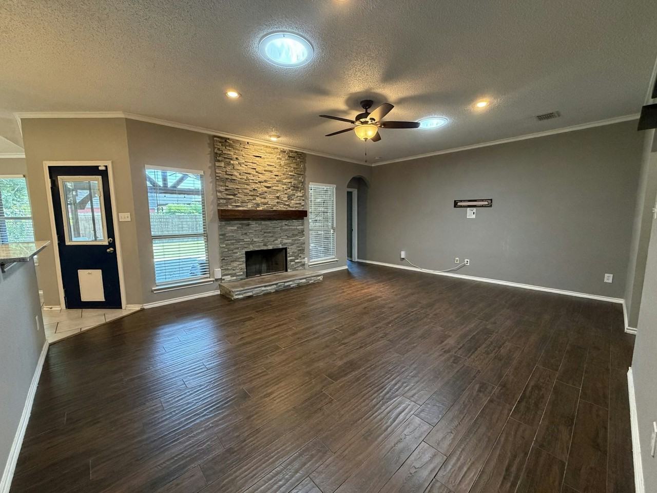 116 Enchanted Forest Dr - Photo 3 of 20