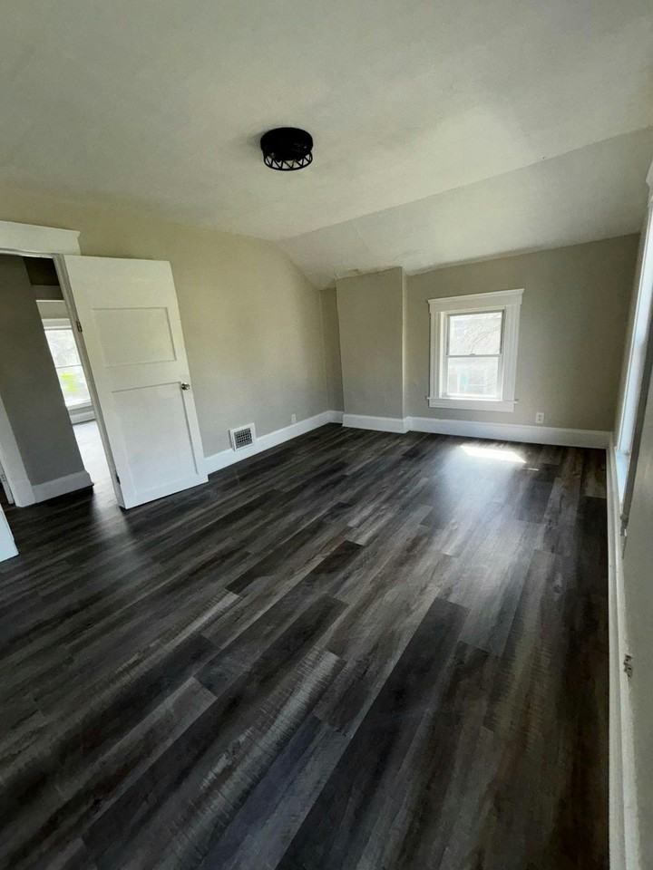 320 10th Street - Photo 3 of 27