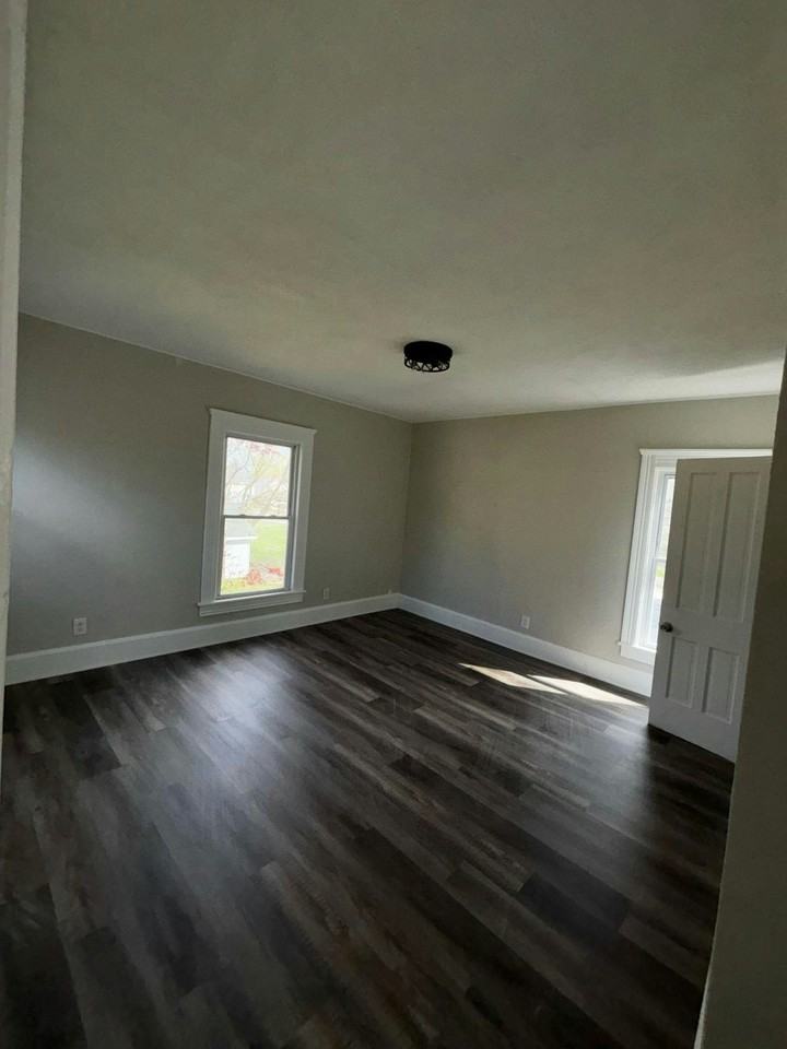 320 10th Street - Photo 4 of 27