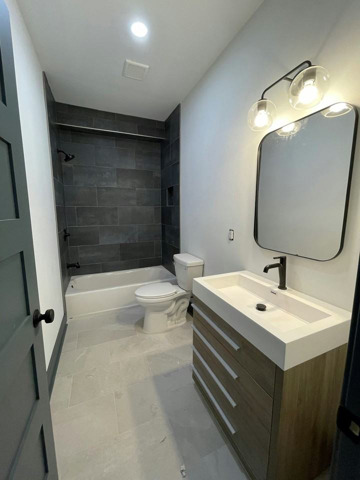555 North Lawrence Street, Unit 2R - Photo 6 of 15