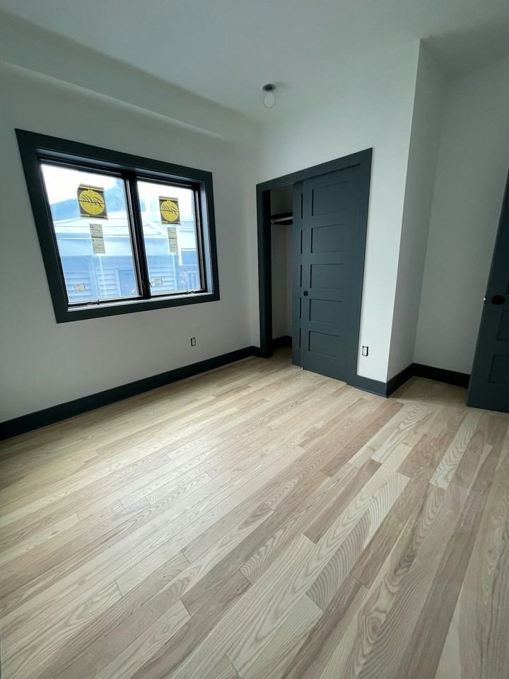 555 North Lawrence Street, Unit 2R - Photo 7 of 15