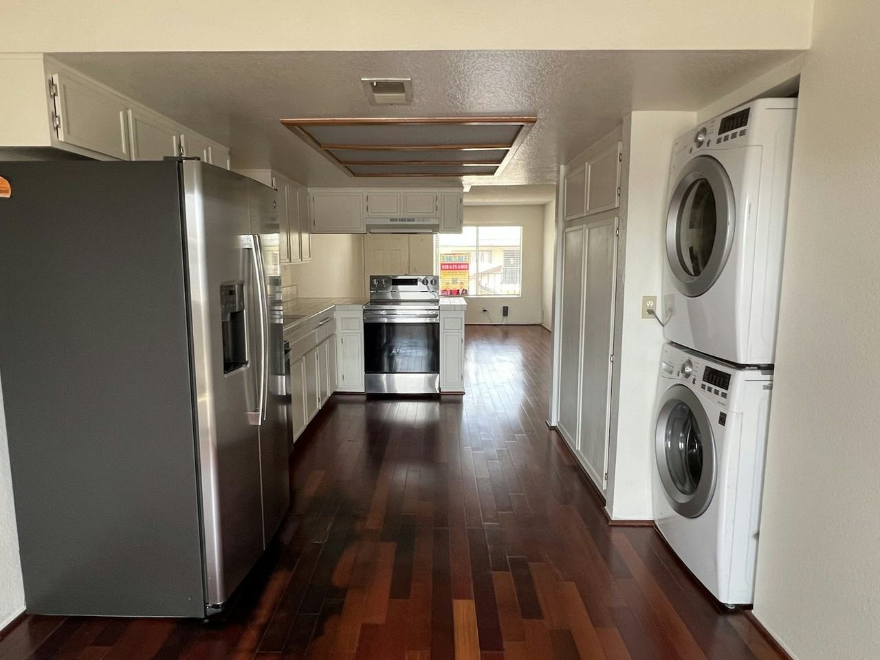 569 E Street - Photo 4 of 13
