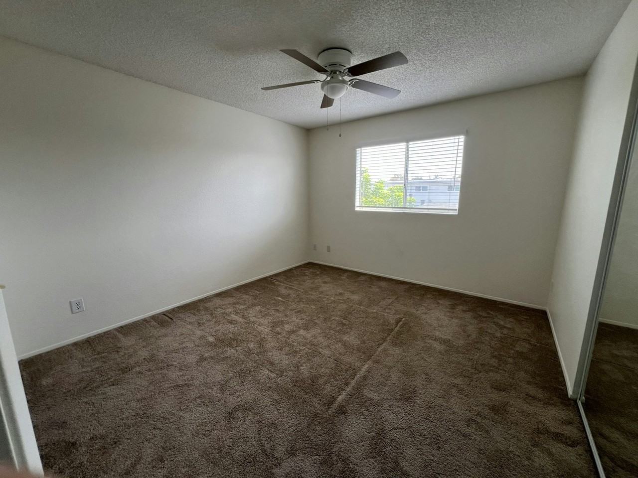 569 E Street - Photo 7 of 13