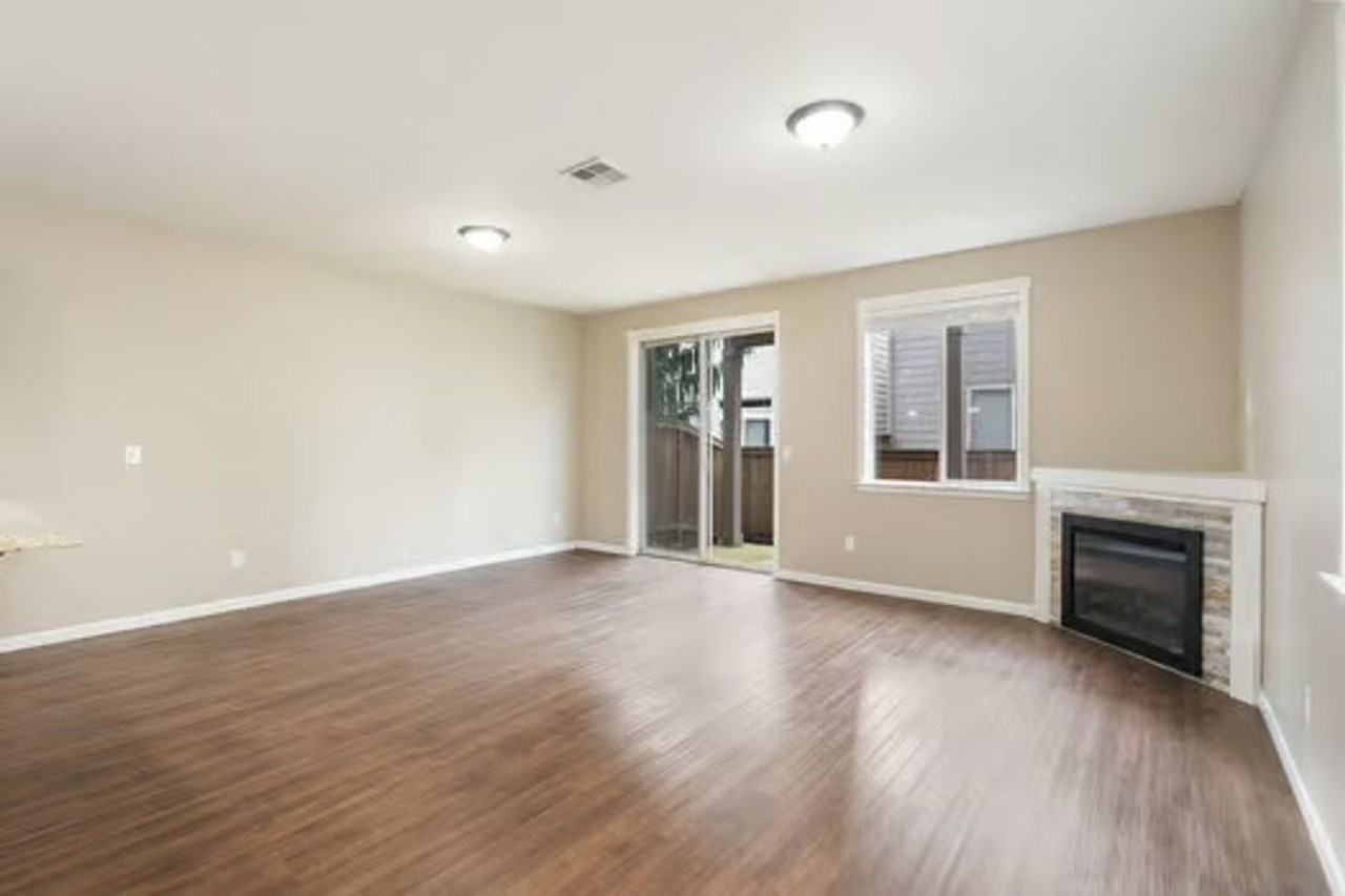 2605 Ne 131st Ct - Photo 2 of 16
