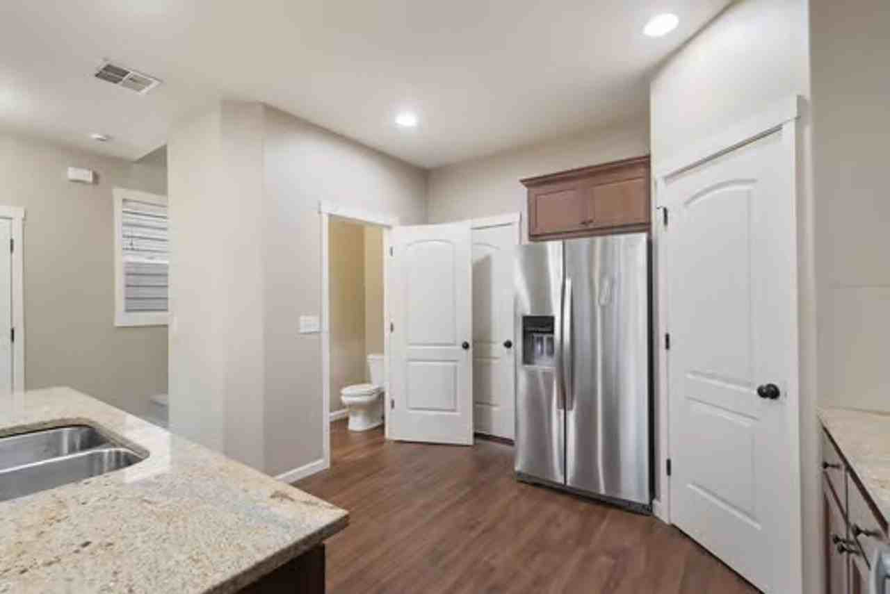 2605 Ne 131st Ct - Photo 5 of 16