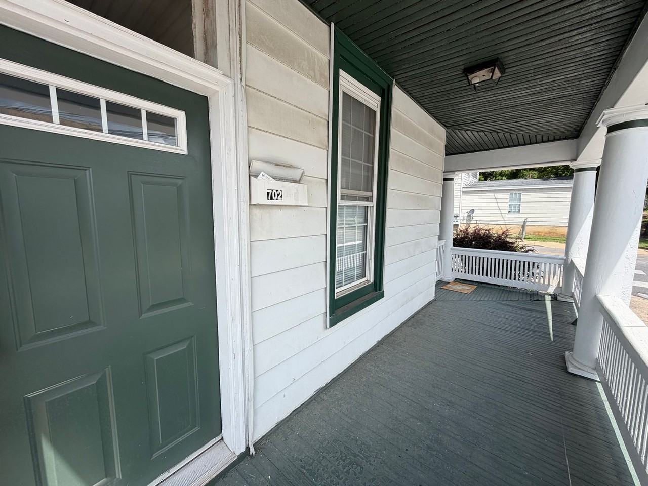 702 Nelson St - Photo 4 of 21