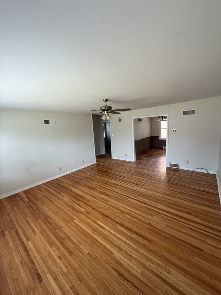 604 W 20th Ave #1 - Photo 2 of 12