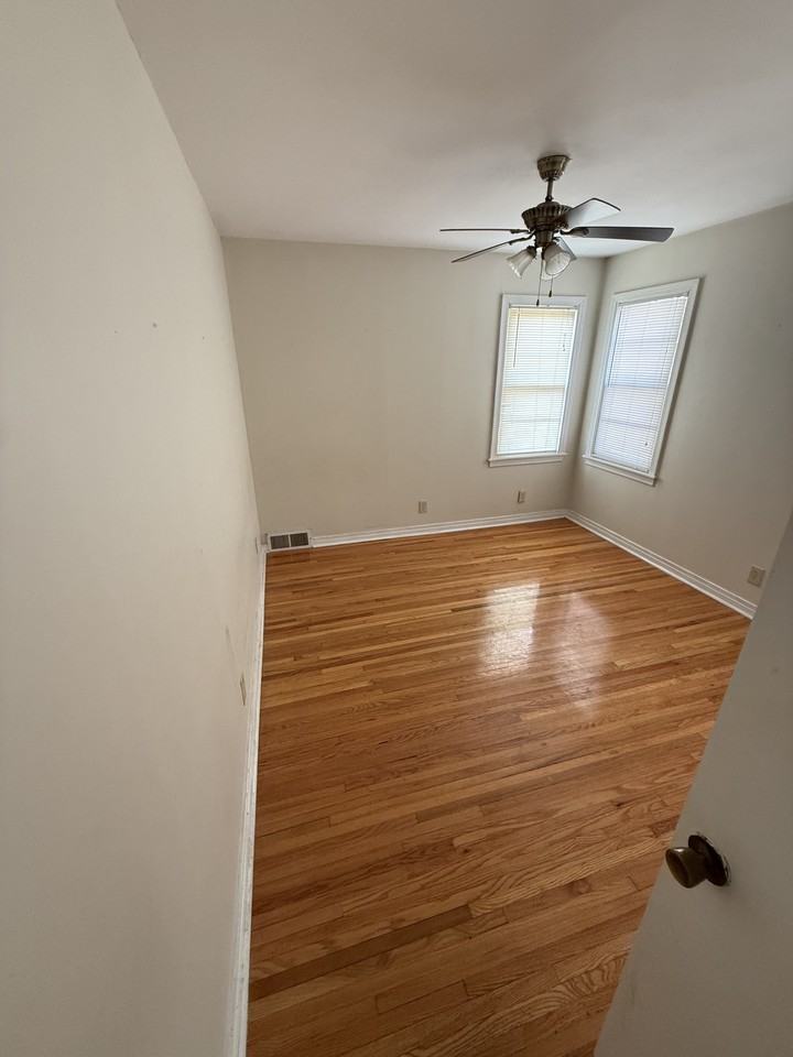 604 W 20th Ave #1 - Photo 4 of 12