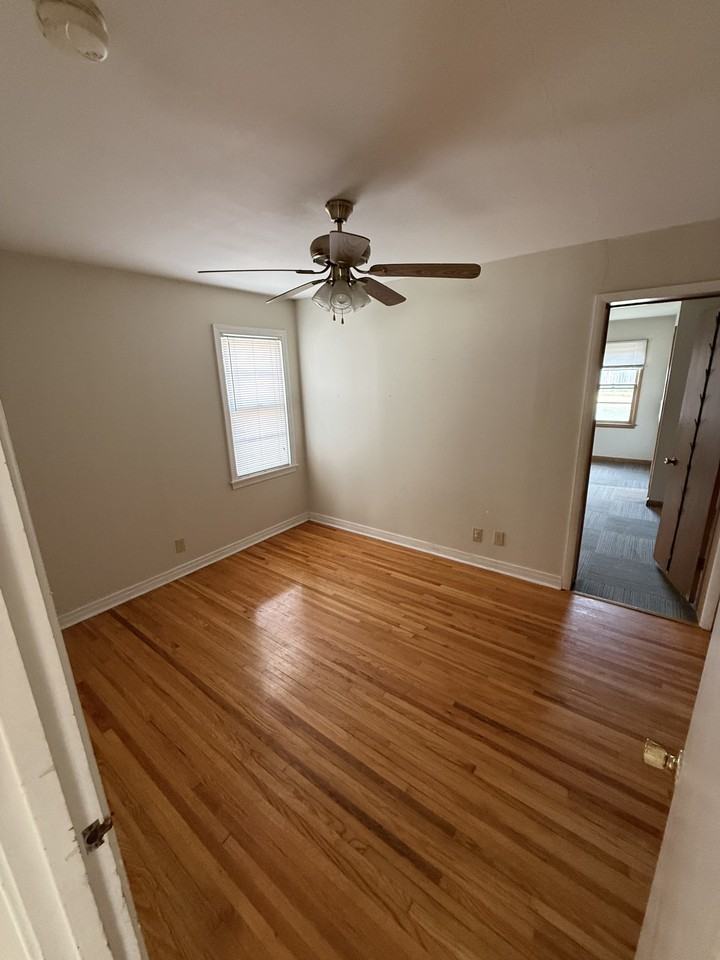 604 W 20th Ave #1 - Photo 5 of 12