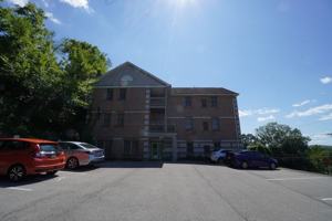 featured image of 2445 Old Greentree Rd #1
