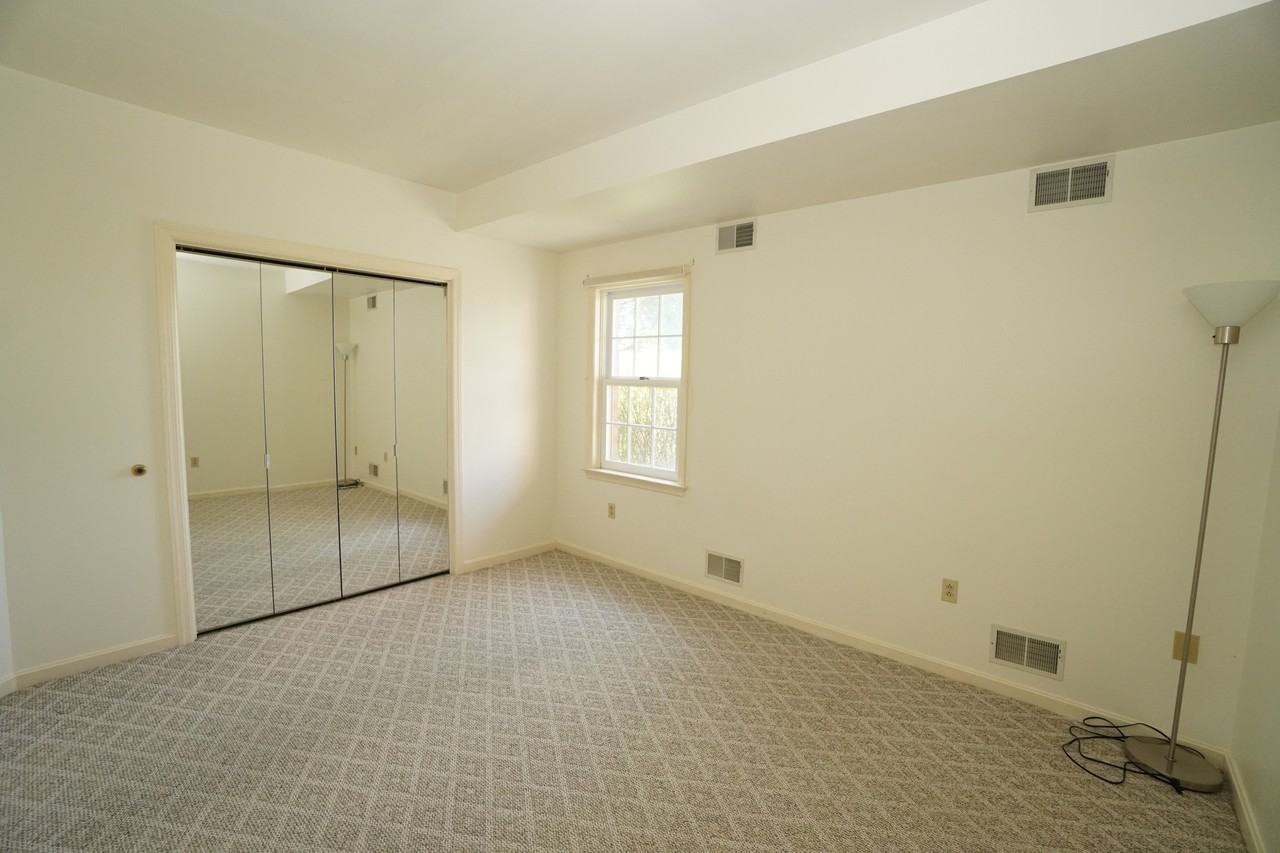 2445 Old Greentree Rd #1 - Photo 4 of 9