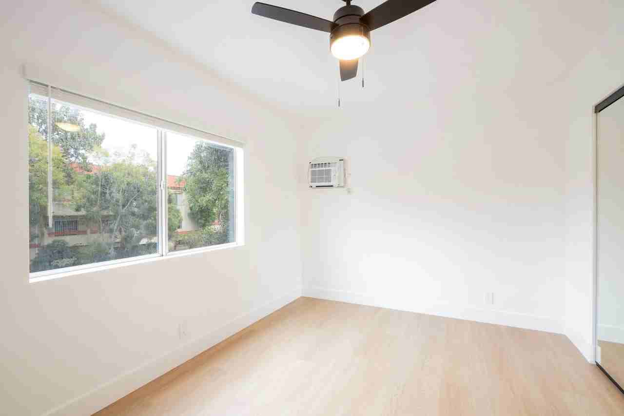 937 N Orange Grove Ave - Photo 5 of 14