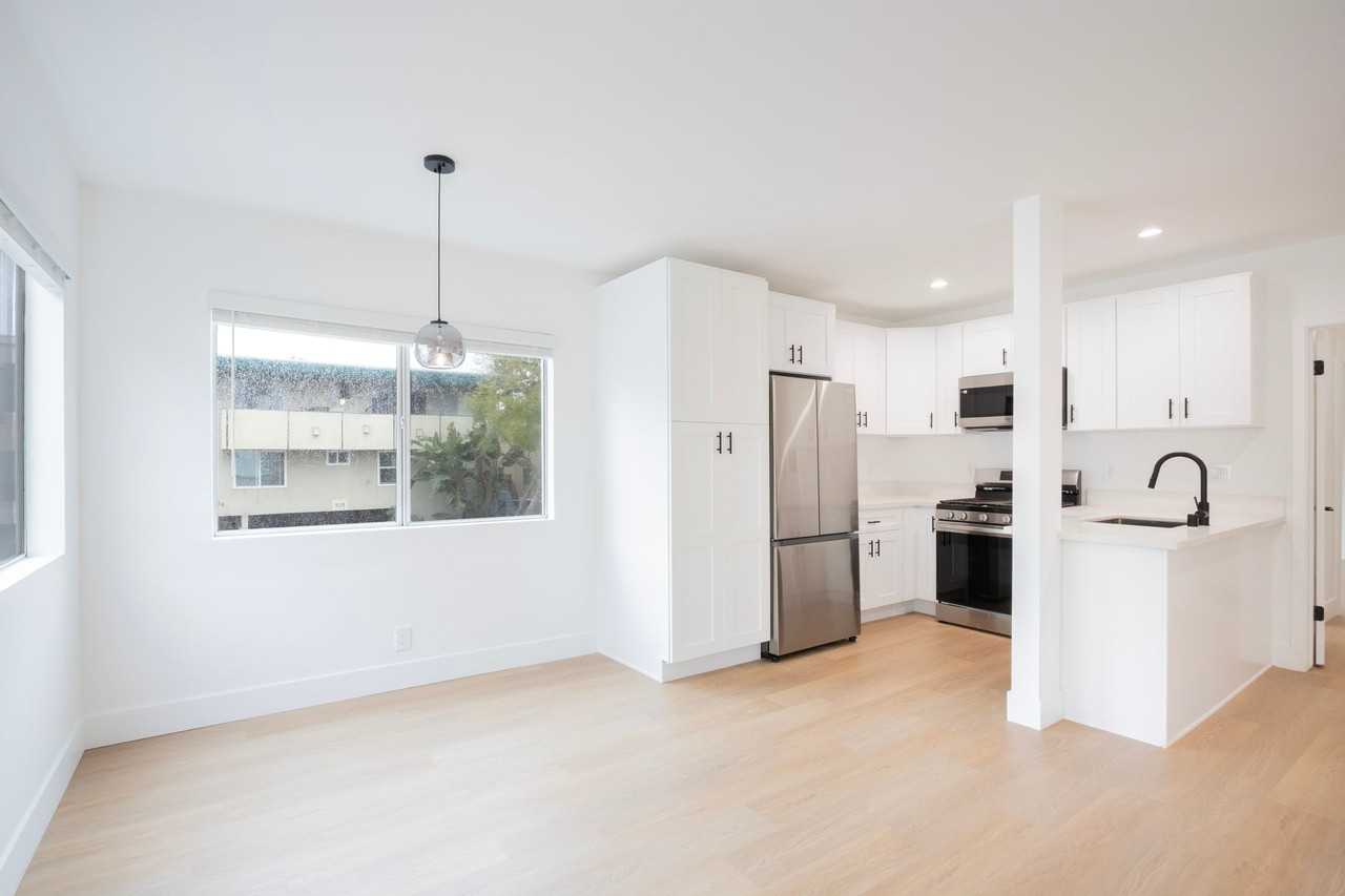 937 N Orange Grove Ave - Photo 6 of 14