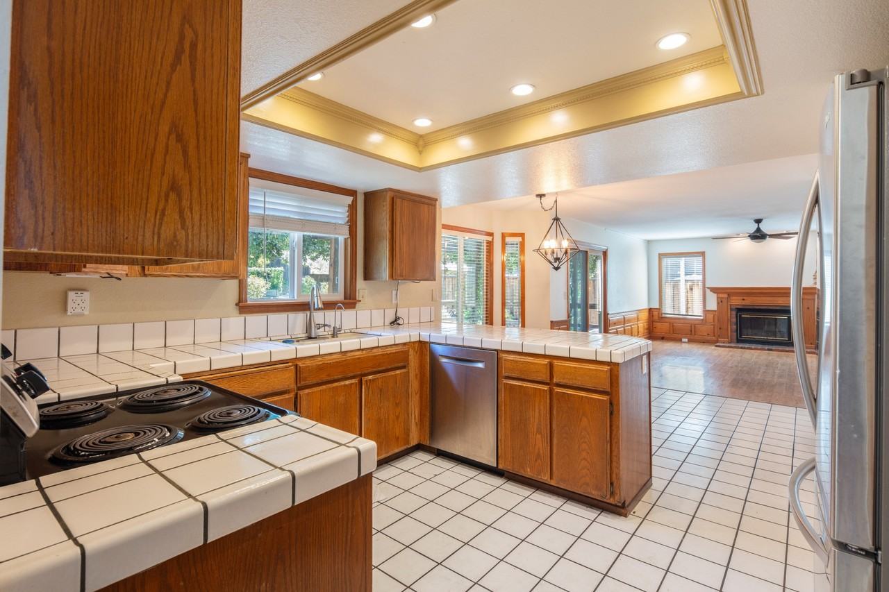 512 Bluerock Dr #1 - Photo 6 of 40
