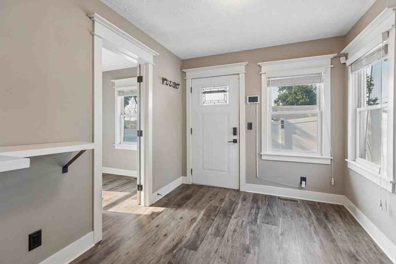 2814 N 204th St - Photo 2 of 24