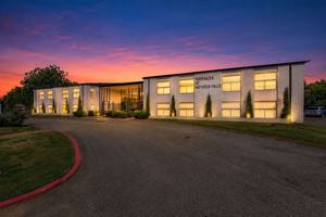 featured image of 2810 Dorchester Dr