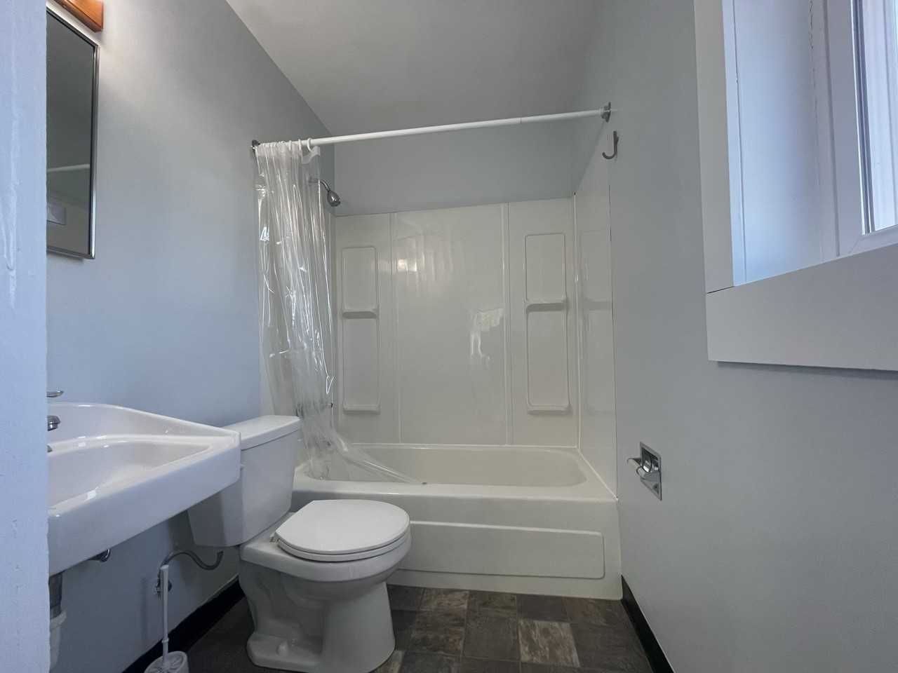617 Main St E #C - Photo 3 of 7