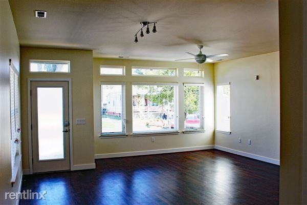 816 W Mill St - Photo 3 of 12