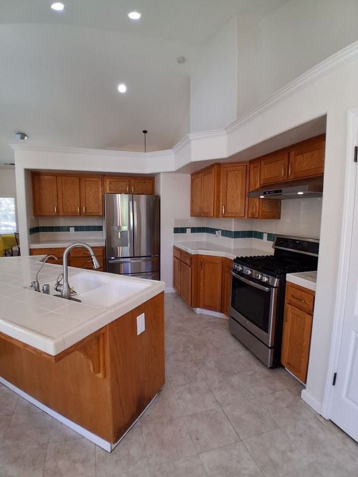 10374 N Sierra Vista Ave - Photo 5 of 29