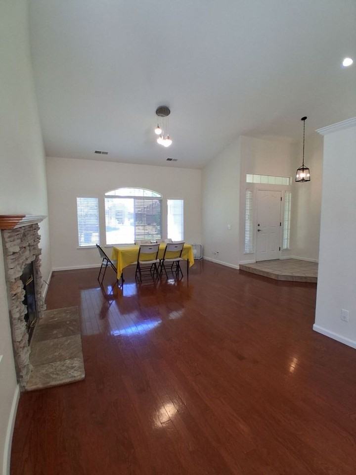 10374 N Sierra Vista Ave - Photo 7 of 29