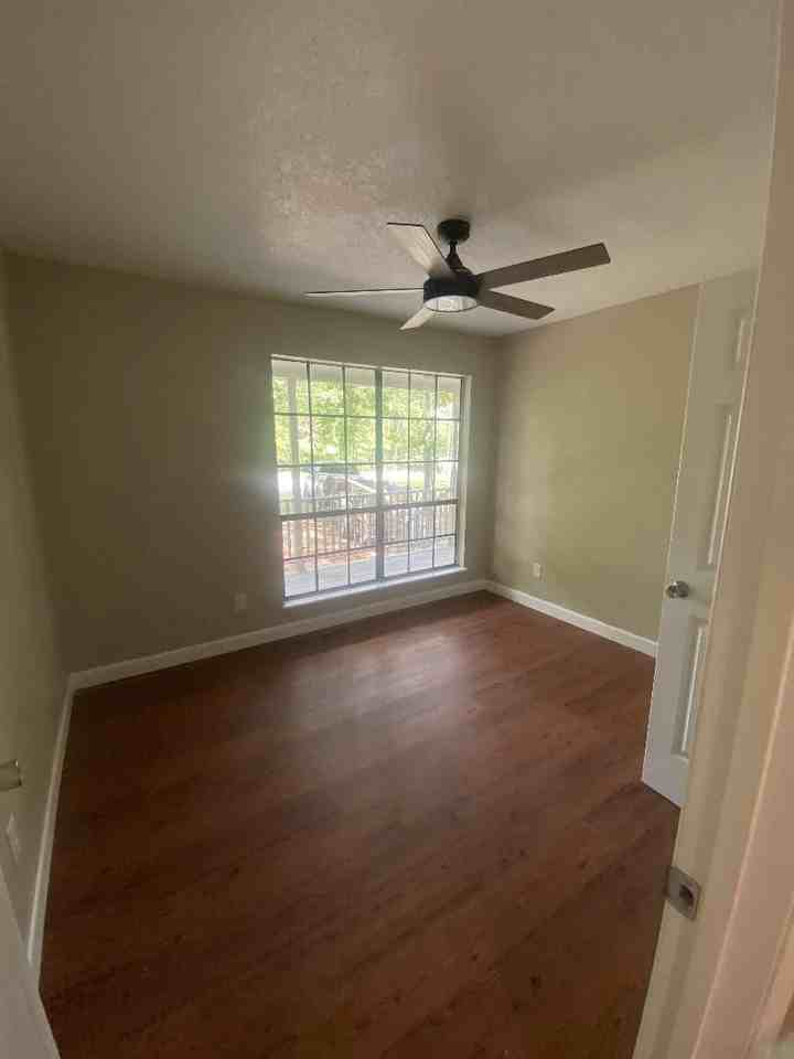 1305 Sun Cir - Photo 6 of 17