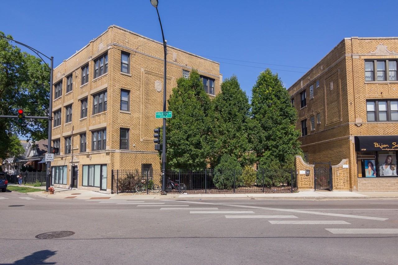 Square 37 Apartments - Photo 2 of 11
