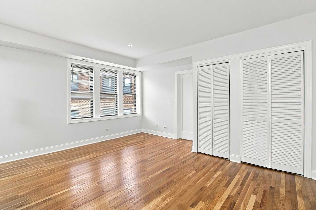 Square 37 Apartments - Photo 6 of 11