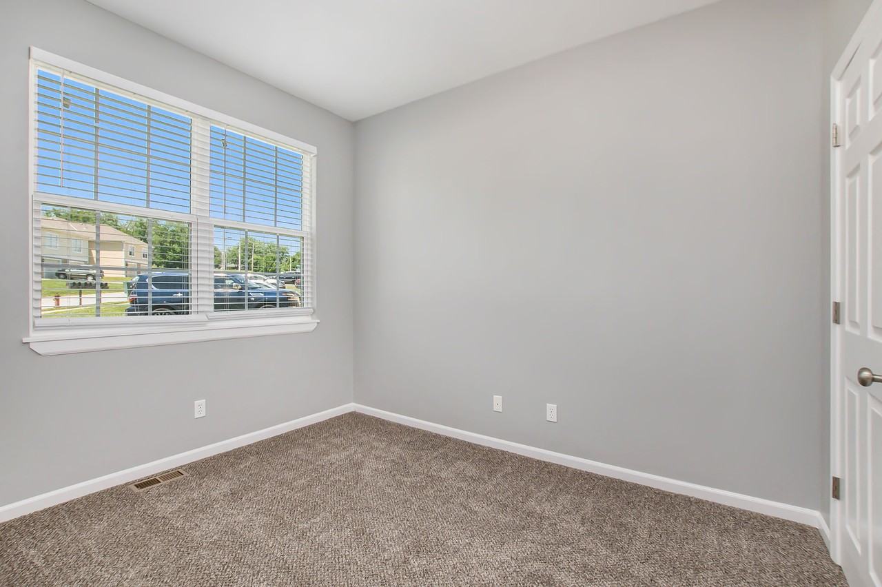 8325 N Nodaway Ave #8325 - Photo 5 of 23