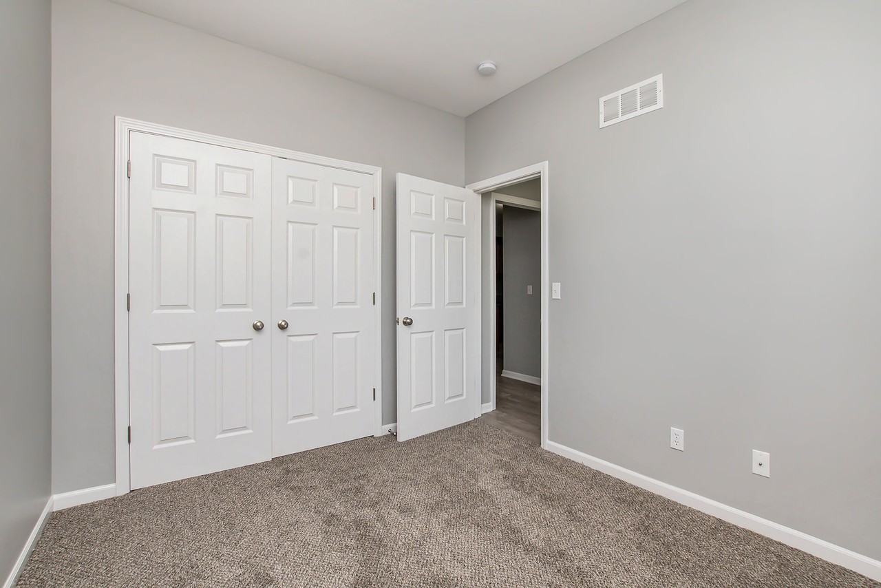 8325 N Nodaway Ave #8325 - Photo 6 of 23