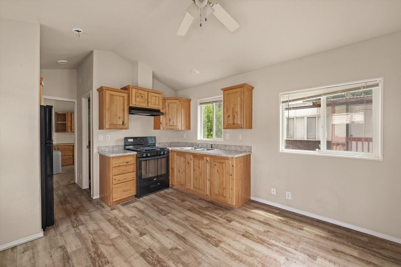 410 N Main St #41 - Photo 3 of 12