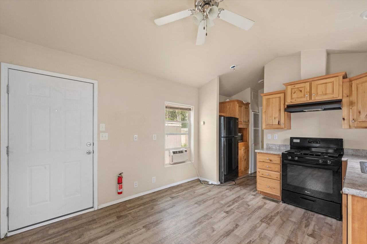 410 N Main St #41 - Photo 4 of 12