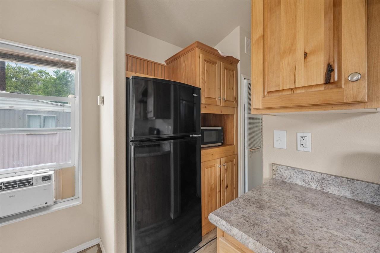 410 N Main St #41 - Photo 6 of 12