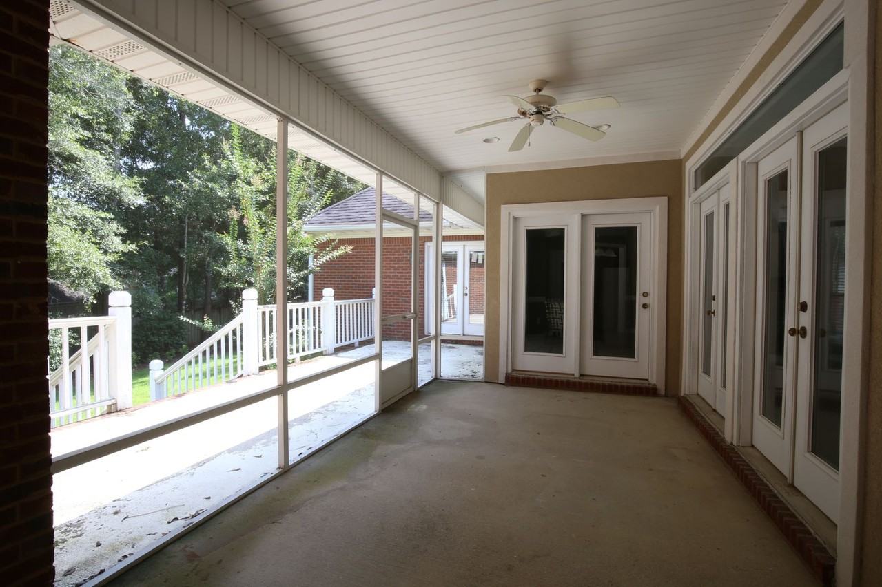 212 North Cir - Photo 3 of 6