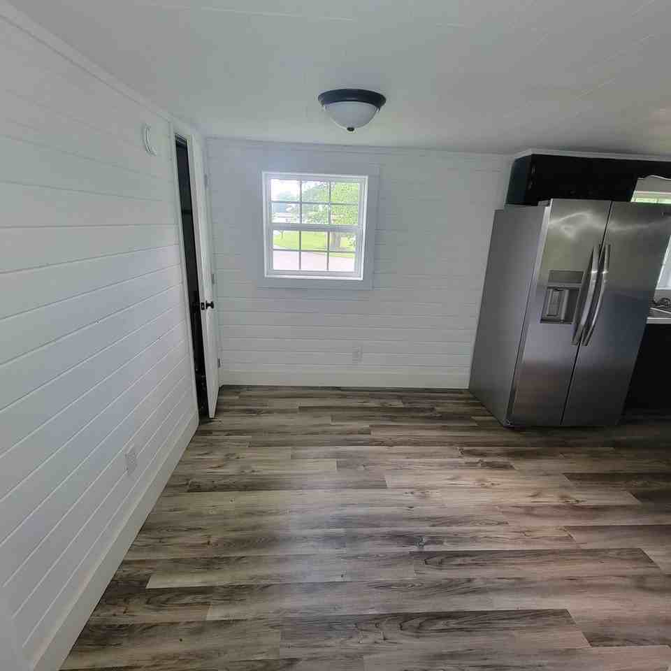 9156 Crossville Hwy - Photo 7 of 17