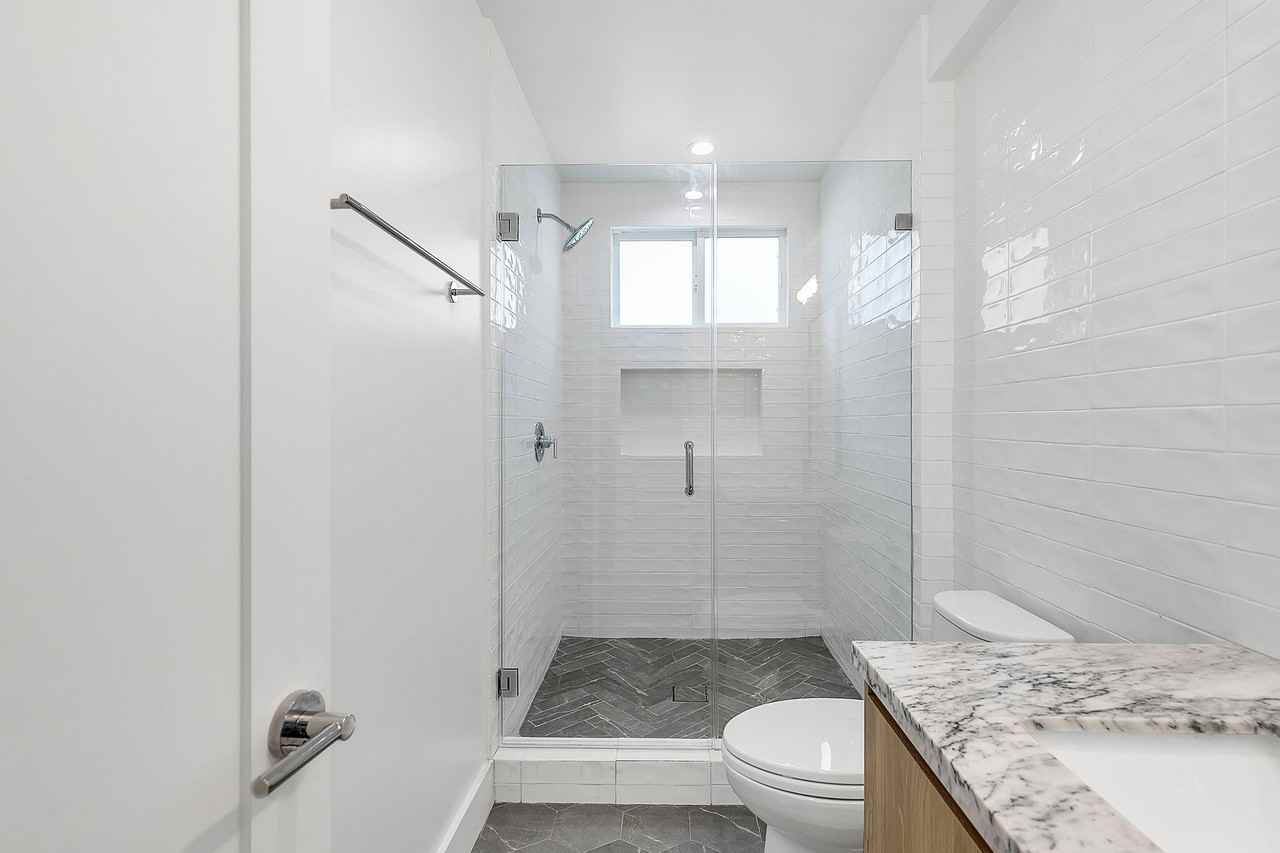 1022 Pacific St - Photo 7 of 13
