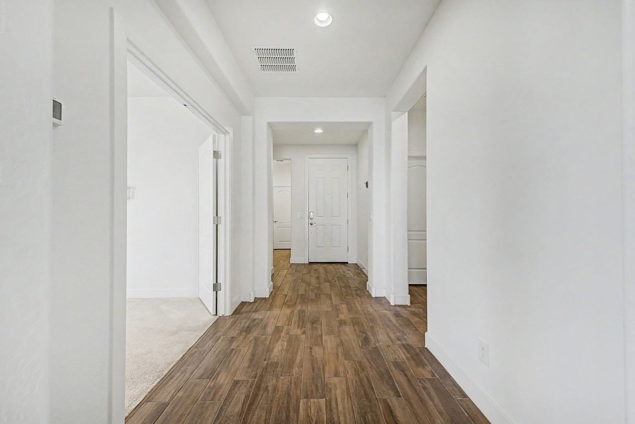 18222 W Via Montoya Dr - Photo 3 of 40