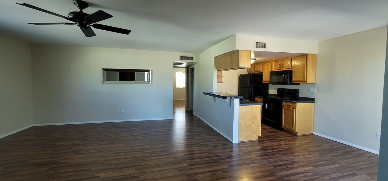 14236 N Oakwood Ln - Photo 4 of 8