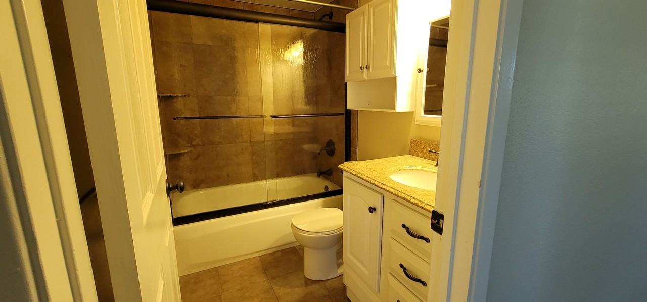 14236 N Oakwood Ln - Photo 6 of 8