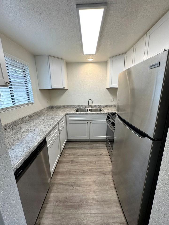 6 Dakota Dr #D - Photo 7 of 16