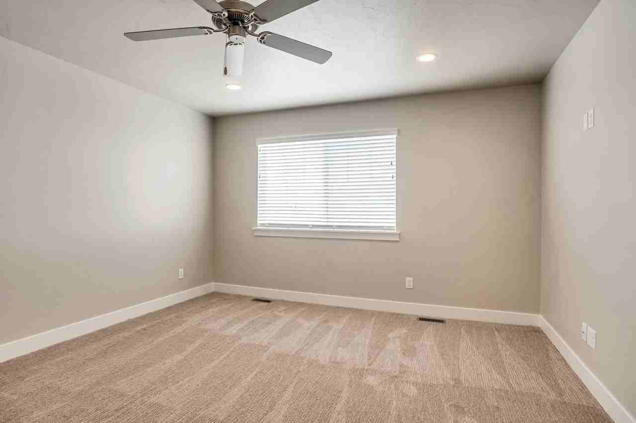 1683 E Aspen Loop - Photo 7 of 16