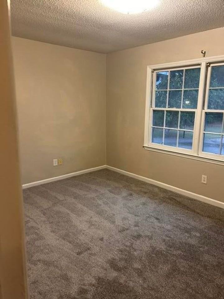 125 Brush Blvd - Photo 3 of 5