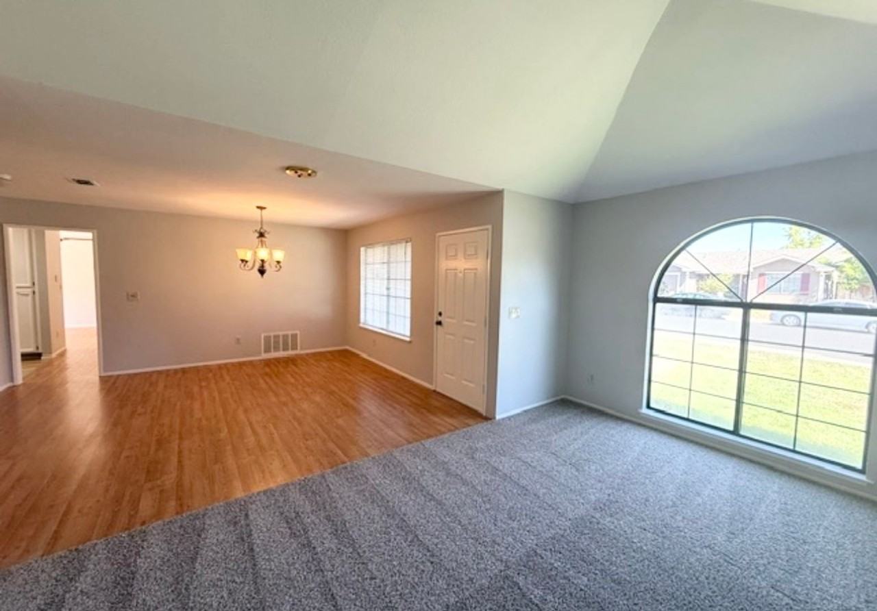 825 Cordwell Cir - Photo 4 of 16