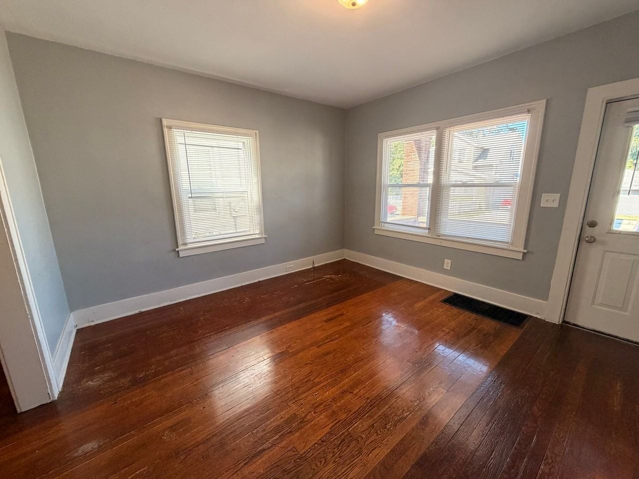 312 Lane Ave Sw - Photo 2 of 16