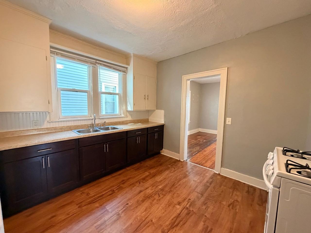 312 Lane Ave Sw - Photo 7 of 16