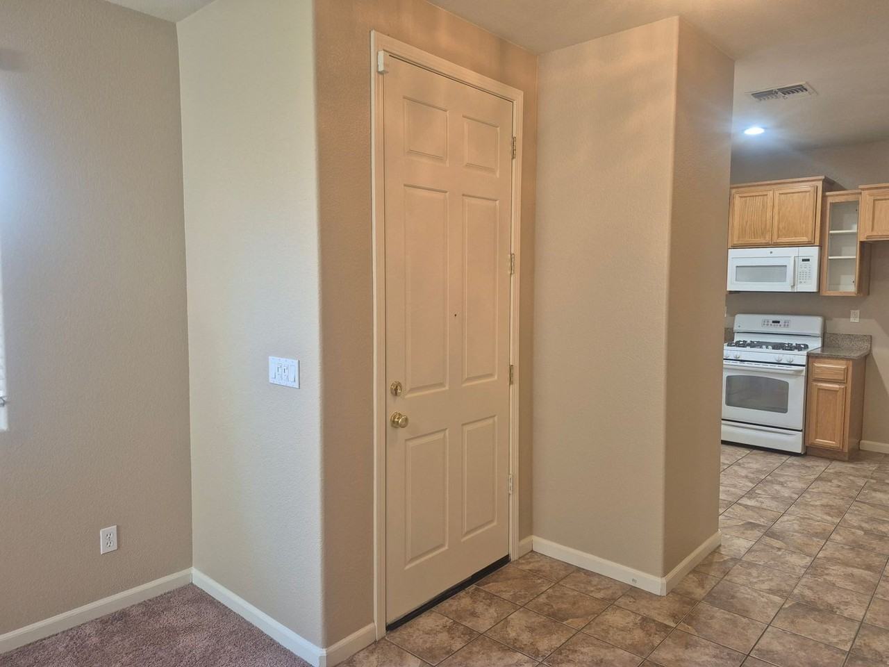 3616 Sardinia Island Way - Photo 4 of 24