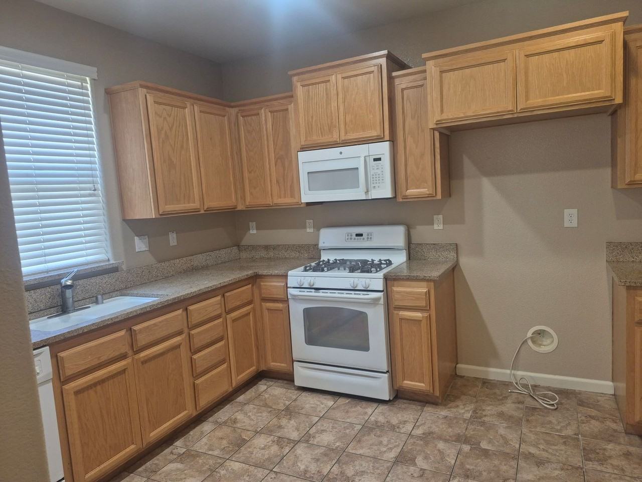 3616 Sardinia Island Way - Photo 6 of 24