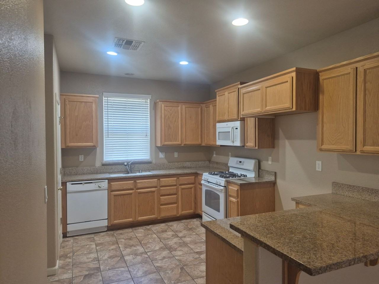 3616 Sardinia Island Way - Photo 7 of 24