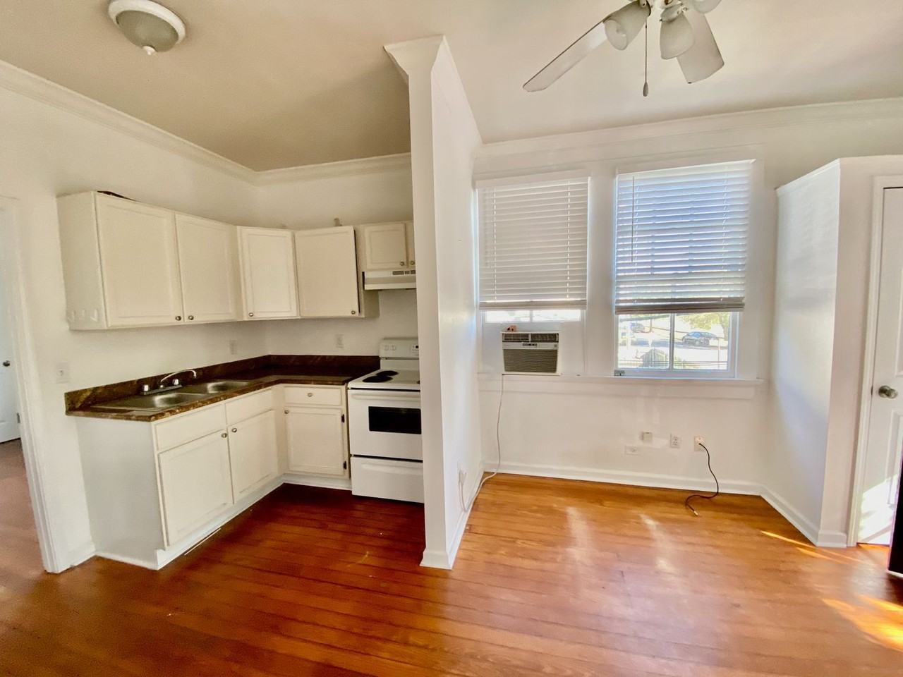 4909-4911 4909-4911 Laurel  - 4909 #A - Photo 4 of 8