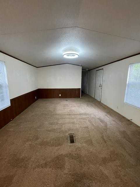 30 Aqua Dr - Photo 2 of 9