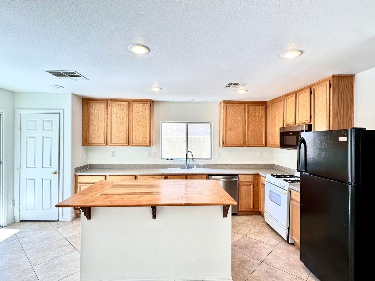 11588 Vesuvio Ct - Photo 5 of 25